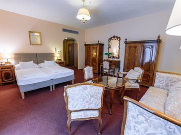 4* Pannonia Hotel.   .    .   -  