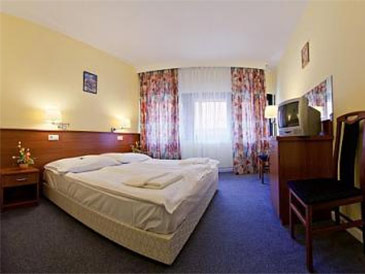 . Palatinus Hotel Sopron.   .     .      .   