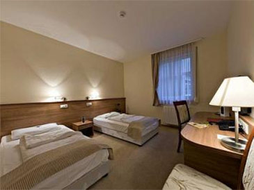 . 3* Boutique Hotel Civitas, Sopron.   .     .      .   