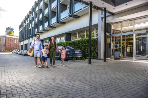 Отели в г Сегед (Szeged). Лечебные курорты Венгрии. Гостиницы с бассейнами, вэлнесс. Горячие источники Венгрии. Лечебные ванны.